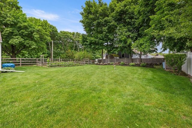 192 School Street, Groveland, MA 01834