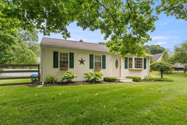 192 School Street, Groveland, MA 01834
