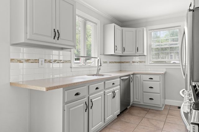 192 School Street, Groveland, MA 01834