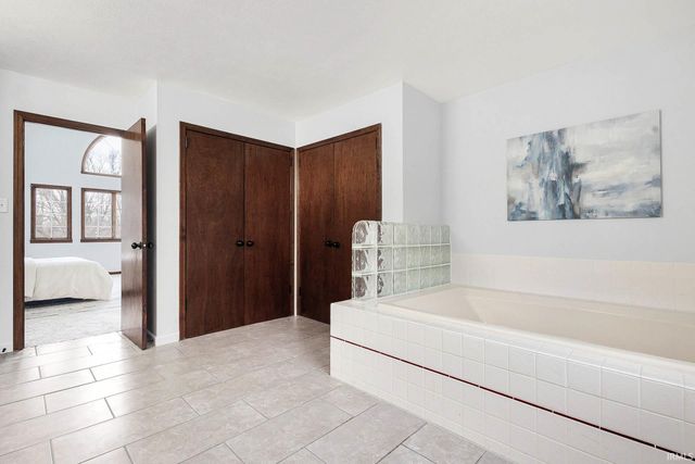 17470 Skyline Drive, South Bend, IN 46614