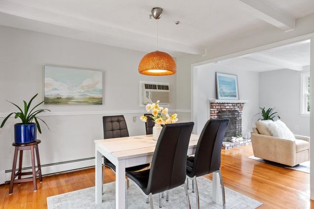 18 Cowdrey Ln, Acton, MA 01720