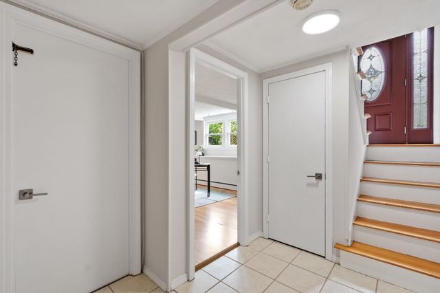 18 Cowdrey Ln, Acton, MA 01720