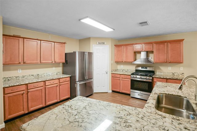 1006 Stillgate Ct Court, Spring, TX 77373