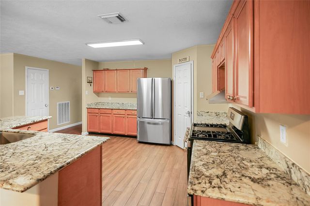 1006 Stillgate Ct Court, Spring, TX 77373