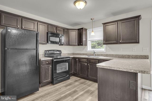 837 GREGS DR, Harrisburg, PA 17111