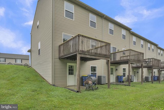 837 GREGS DR, Harrisburg, PA 17111