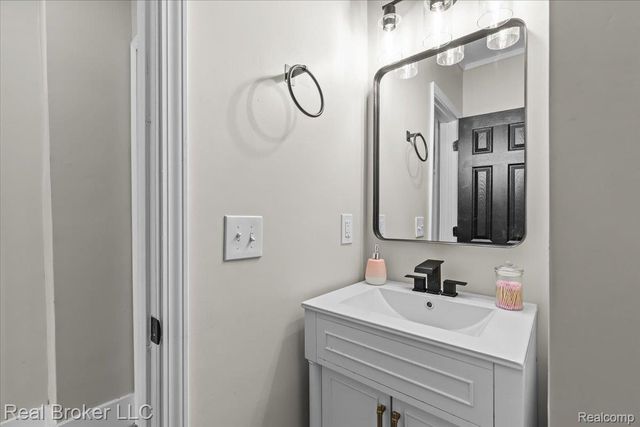 1174 Seward Street, Detroit, MI 48202