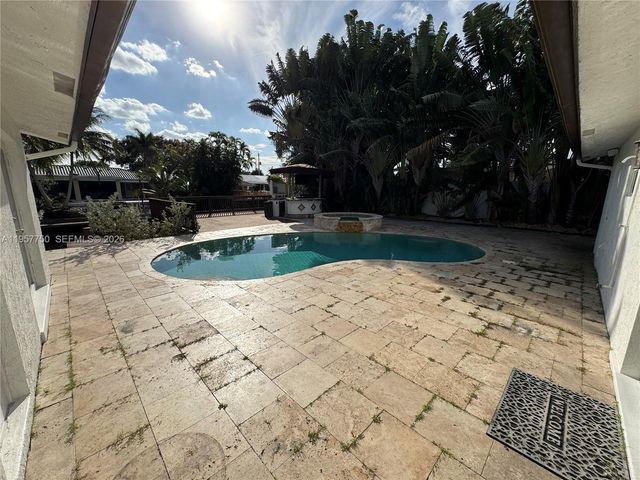 5920 SW 14th St, Plantation, FL 33317