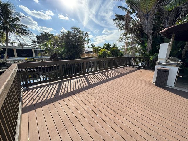 5920 SW 14th St, Plantation, FL 33317