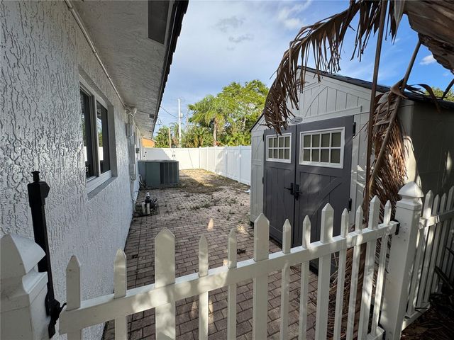 5920 SW 14th St, Plantation, FL 33317