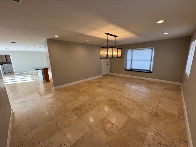 5920 SW 14th St, Plantation, FL 33317