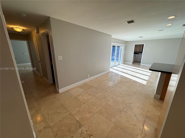 5920 SW 14th St, Plantation, FL 33317