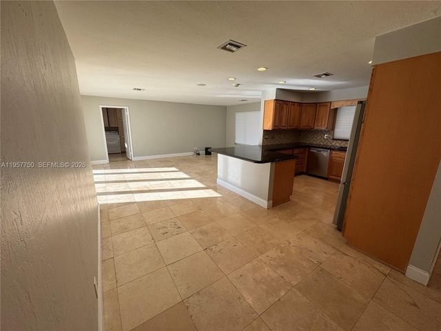 5920 SW 14th St, Plantation, FL 33317