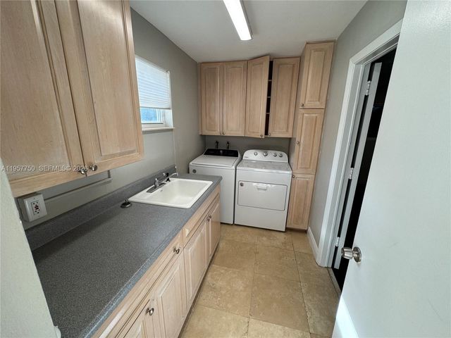 5920 SW 14th St, Plantation, FL 33317