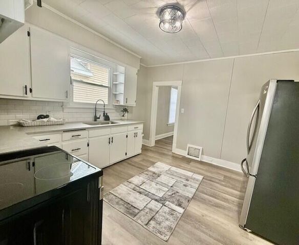 415 W Forest Avenue, Muskegon, MI 49441