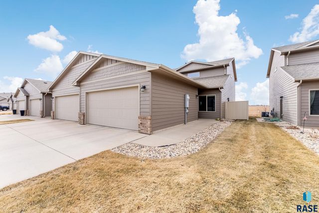 7121 S Bridger Pl Place, Sioux Falls, SD 57108