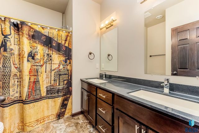 7121 S Bridger Pl Place, Sioux Falls, SD 57108