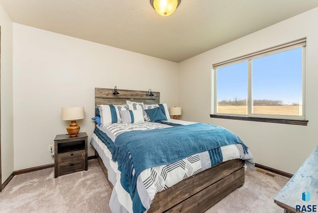 7121 S Bridger Pl Place, Sioux Falls, SD 57108