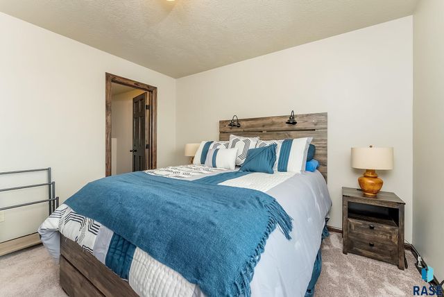 7121 S Bridger Pl Place, Sioux Falls, SD 57108