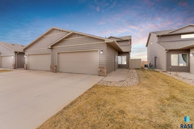 7121 S Bridger Pl Place, Sioux Falls, SD 57108
