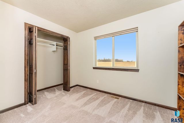 7121 S Bridger Pl Place, Sioux Falls, SD 57108