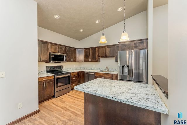 7121 S Bridger Pl Place, Sioux Falls, SD 57108