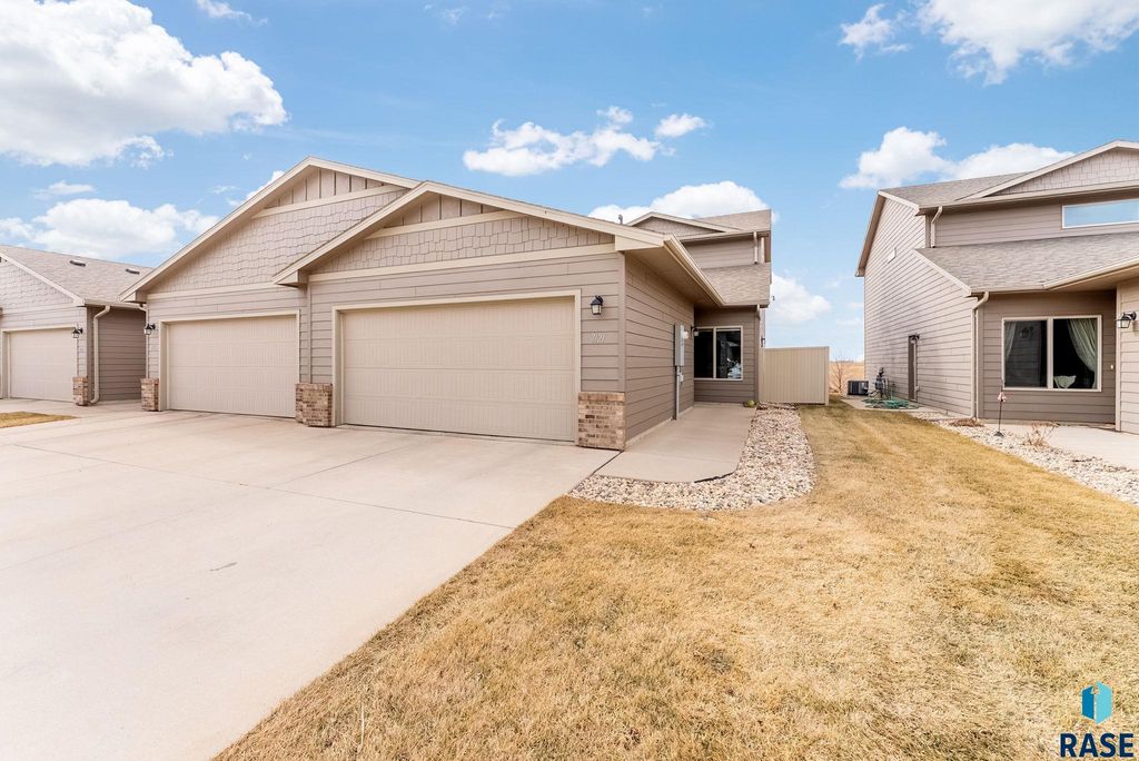 7121 S Bridger Pl Place, Sioux Falls, SD 57108