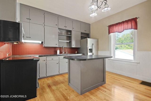 1119 E MCCARTY STREET, Jefferson City, MO 65101