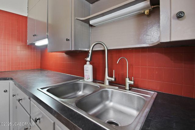 1119 E MCCARTY STREET, Jefferson City, MO 65101