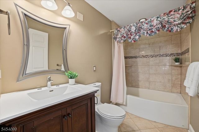 403 Reading Cir, Bridgewater Twp., NJ 08807