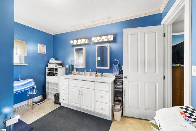 6 Berkley Avenue, Greenville, SC 29609