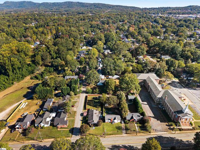 6 Berkley Avenue, Greenville, SC 29609