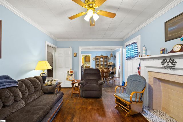 6 Berkley Avenue, Greenville, SC 29609