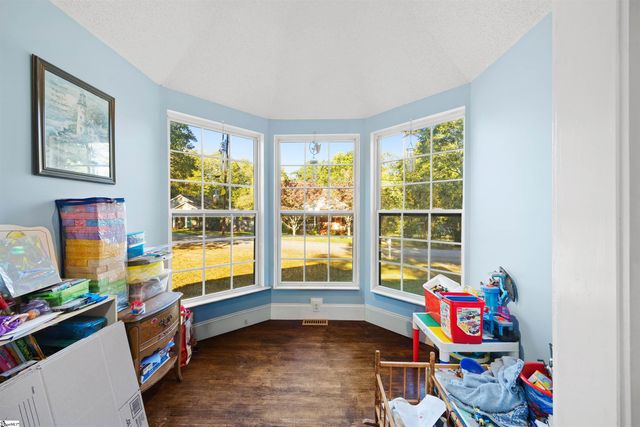 6 Berkley Avenue, Greenville, SC 29609