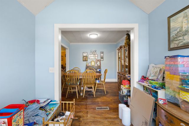 6 Berkley Avenue, Greenville, SC 29609