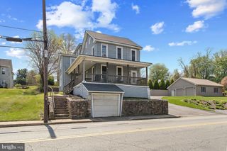 702 W MAIN STREET, Waynesboro, PA 17268