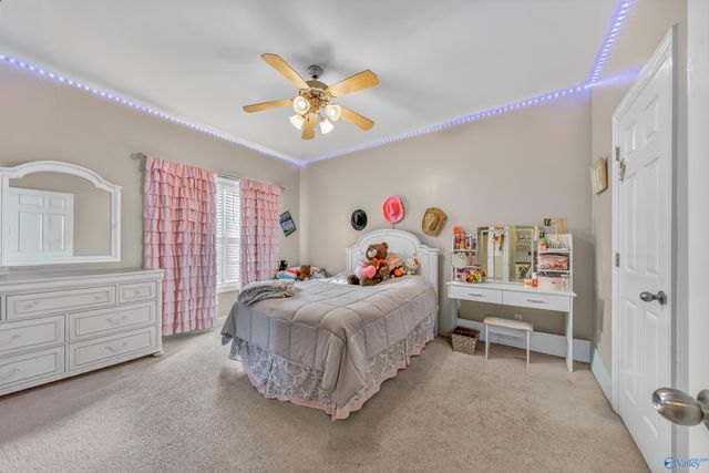 230 Twin Lakes Drive, New Market, AL 35761