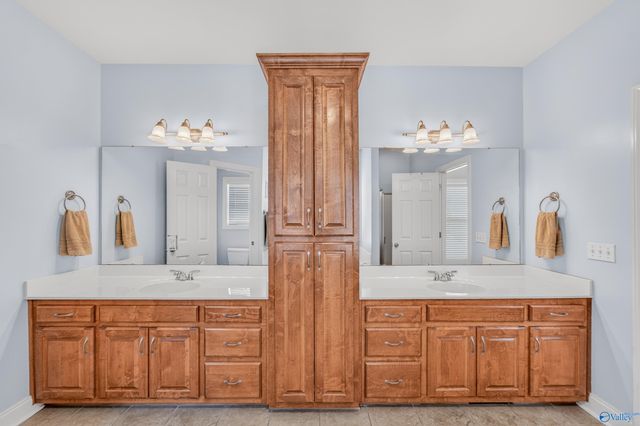 230 Twin Lakes Drive, New Market, AL 35761