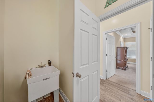 230 Twin Lakes Drive, New Market, AL 35761