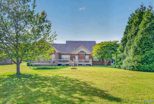 230 Twin Lakes Drive, New Market, AL 35761