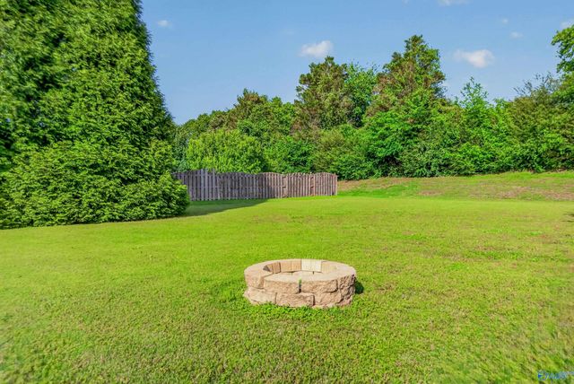230 Twin Lakes Drive, New Market, AL 35761