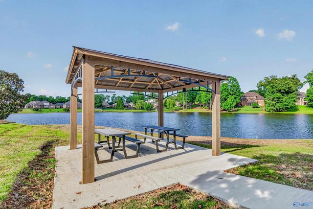230 Twin Lakes Drive, New Market, AL 35761