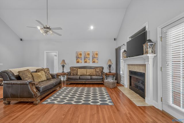 230 Twin Lakes Drive, New Market, AL 35761
