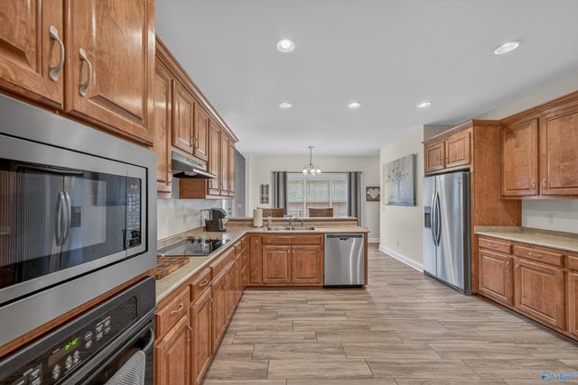230 Twin Lakes Drive, New Market, AL 35761
