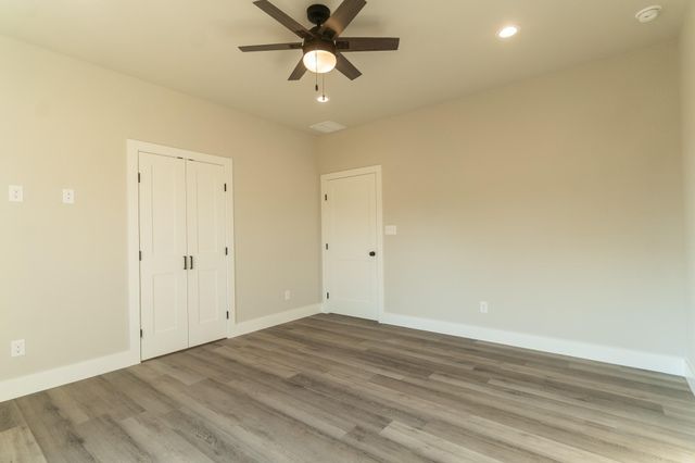 329 String Prairie WAY, Smithville, TX 78957