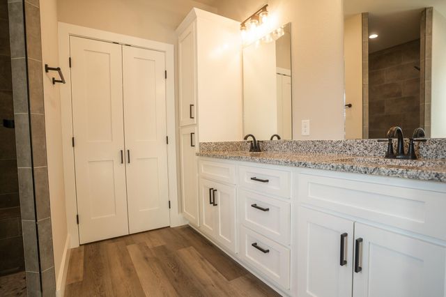 329 String Prairie WAY, Smithville, TX 78957