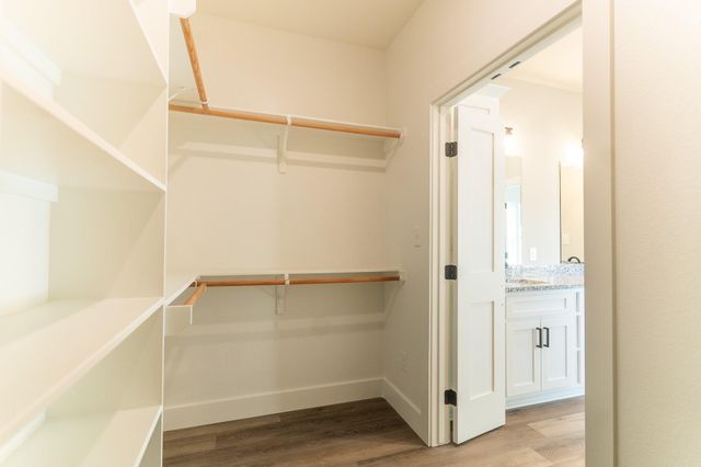 329 String Prairie WAY, Smithville, TX 78957