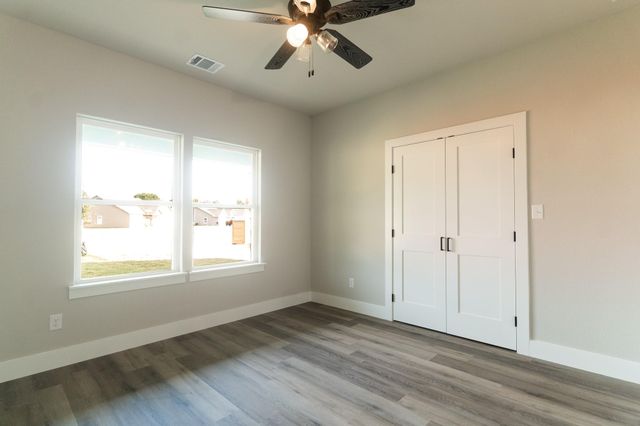 329 String Prairie WAY, Smithville, TX 78957