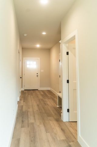 329 String Prairie WAY, Smithville, TX 78957