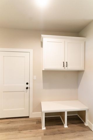 329 String Prairie WAY, Smithville, TX 78957